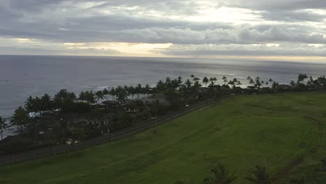 4K-Drohnenaufnahme-über-Den-Küstenhäusern-In-Hawaii