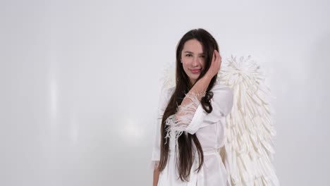 mujer con alas de ángel