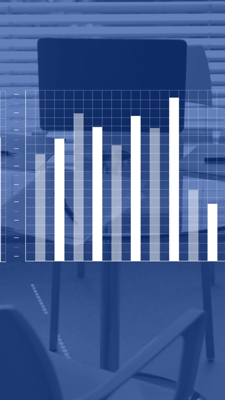 Animazione di elaborazione di dati statistici su una vista ravvicinata di una scrivania d'ufficio.