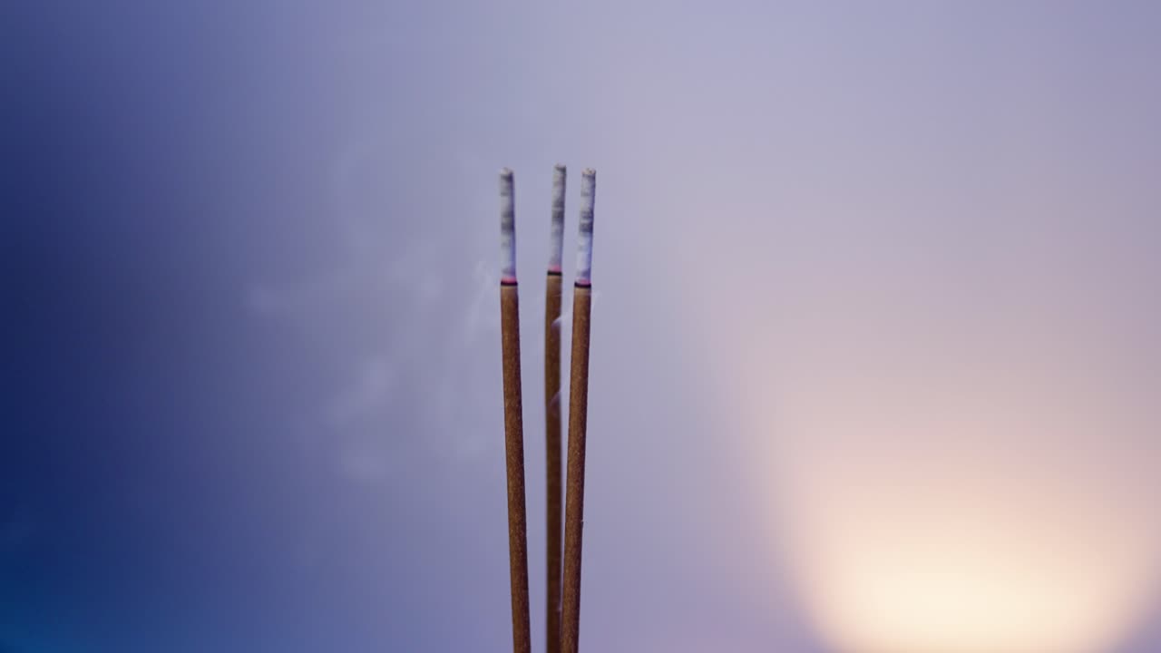 Sandalwood Incense Stick with Gentle Smoke – Aromatic Relaxation, Meditation, and Spiritual Ambient Video