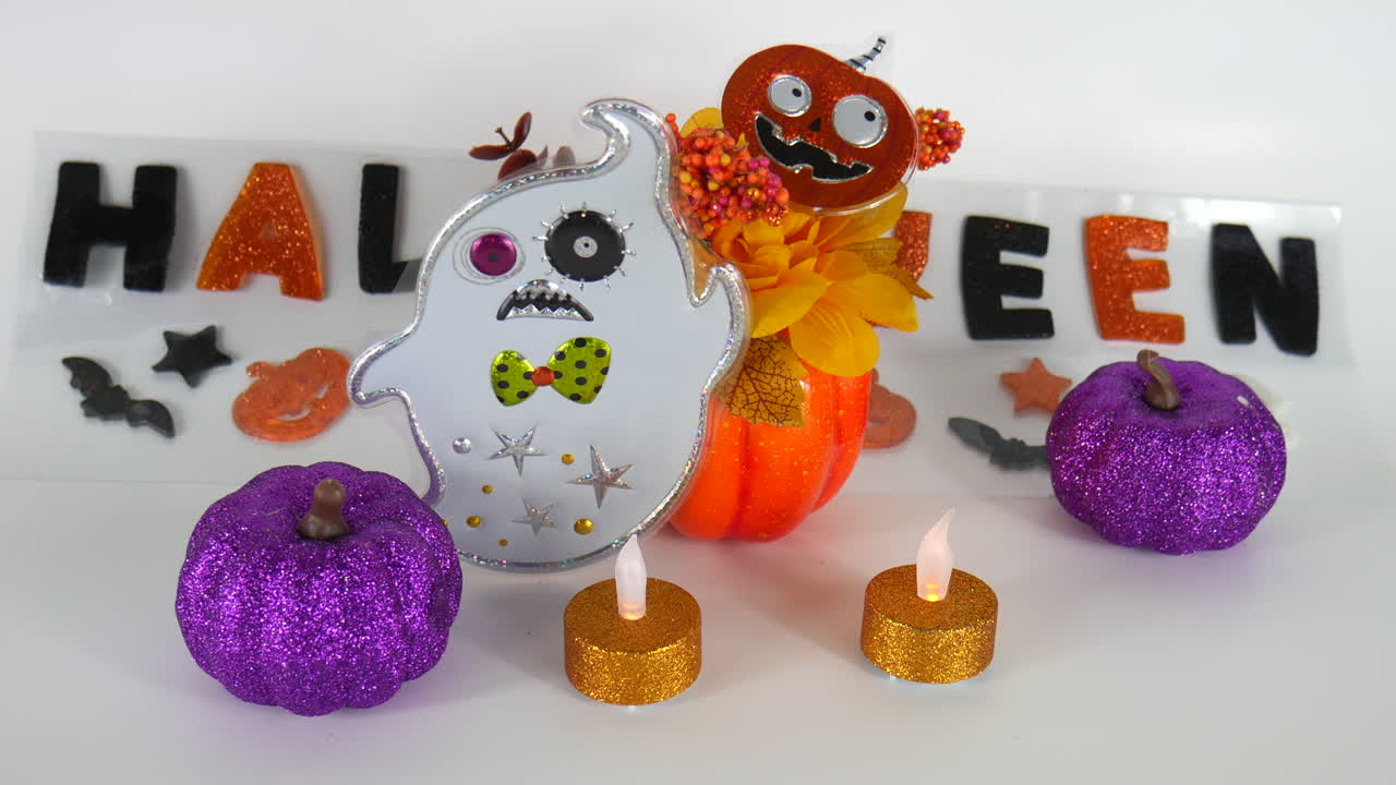 할로윈 장식, 배경 및 템플릿, 크리에이티브 스튜디오 할로윈 축하 그림, 장식용 호박, 유령 실루엣, 양초 및 가을 만화 디자인, 장식 예술, 트릭 오어 트릿