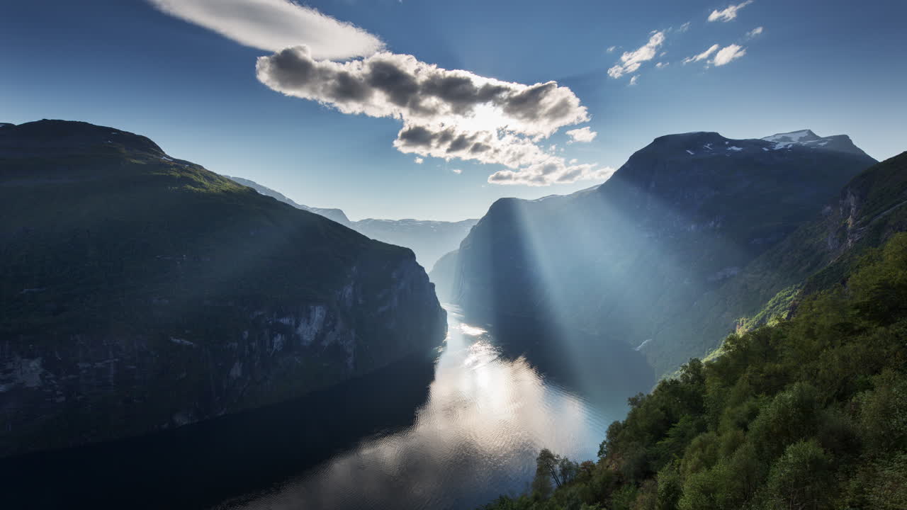Fiordo Norvegia Raggi 4K 00