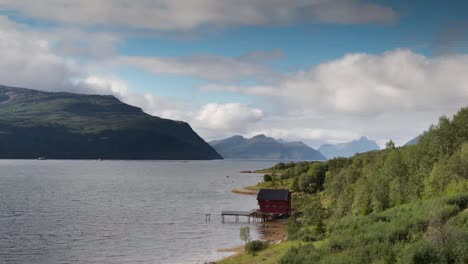 Norwegen-Rote-Hütte-01