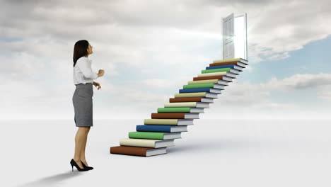 mujer de negocios mirando escaleras hechas de libros en el cielo nublado
