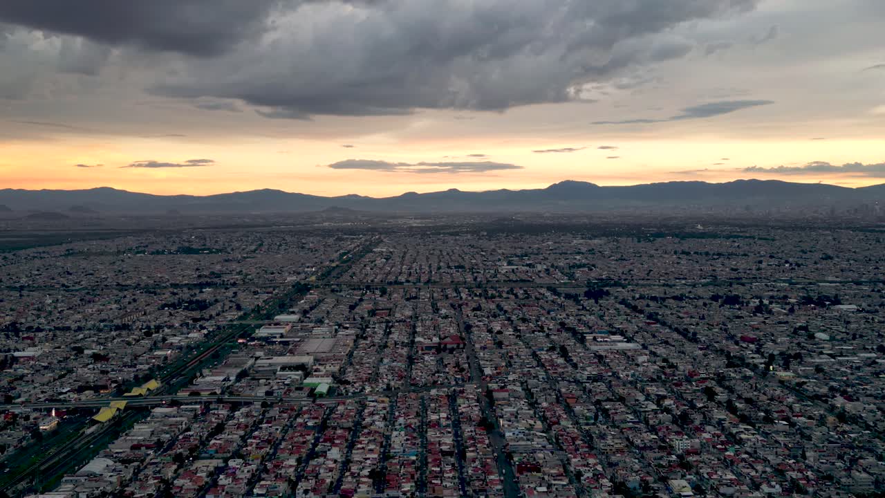 ecatepec desde las nubes: encantador hiperlapso aéreo, méxico