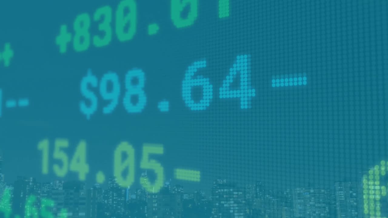 animación de la tabla de negociación sobre vista aérea del paisaje urbano moderno iluminado contra el cielo