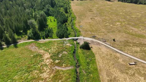 Toma-De-Drones-Del-Puente-Artificial-De-Breakfast-Creek-En-Spirit-Lake,-Idaho