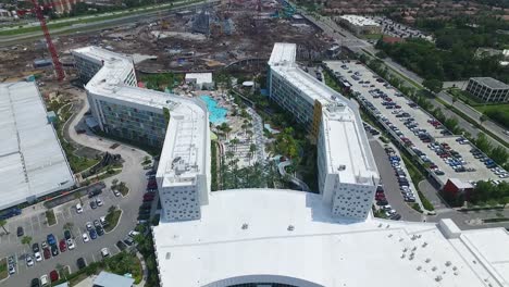 Aerial-of-the-retro-themed-Universal-Cabana-Bay-beach-Resort-in-Orlando,-Florida