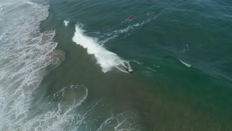 Strong-and-huge-rolo-at-amazing-and-perfect-waves,-2021-Sintra-Portugal-Pro