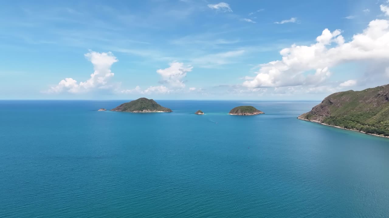 Serene Island Paradise: Breathtaking Ocean Views