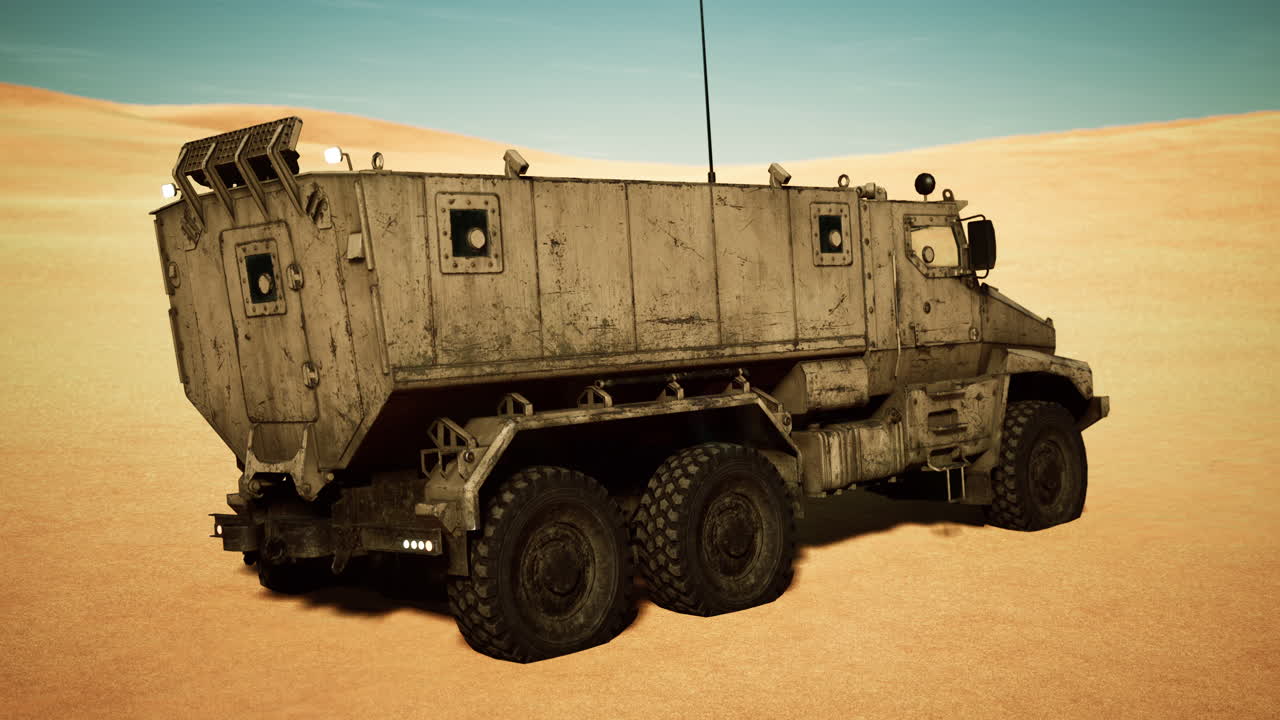 Camion militare blindato nel deserto
