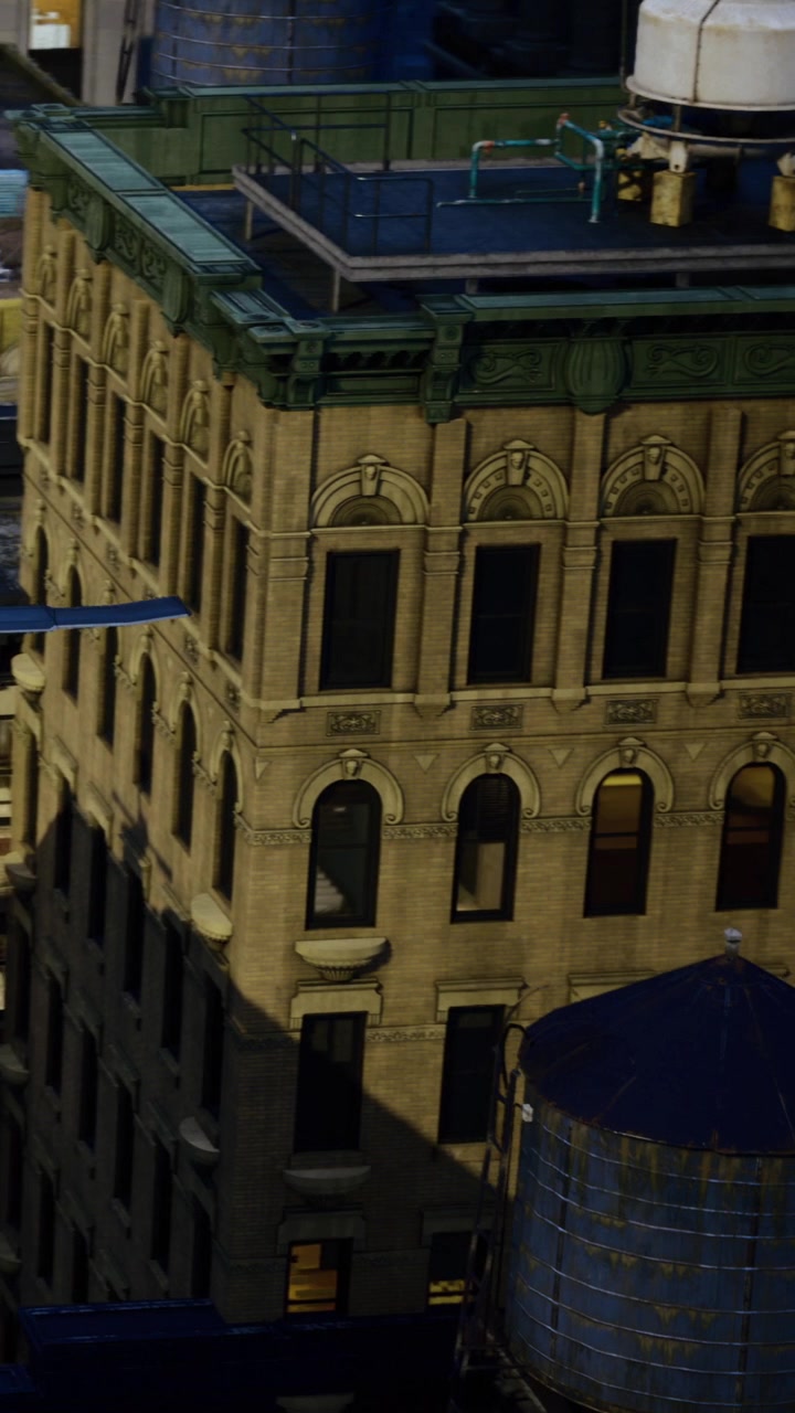 Vista de edifícios antigos em cenário urbano com a luz do entardecer na cidade