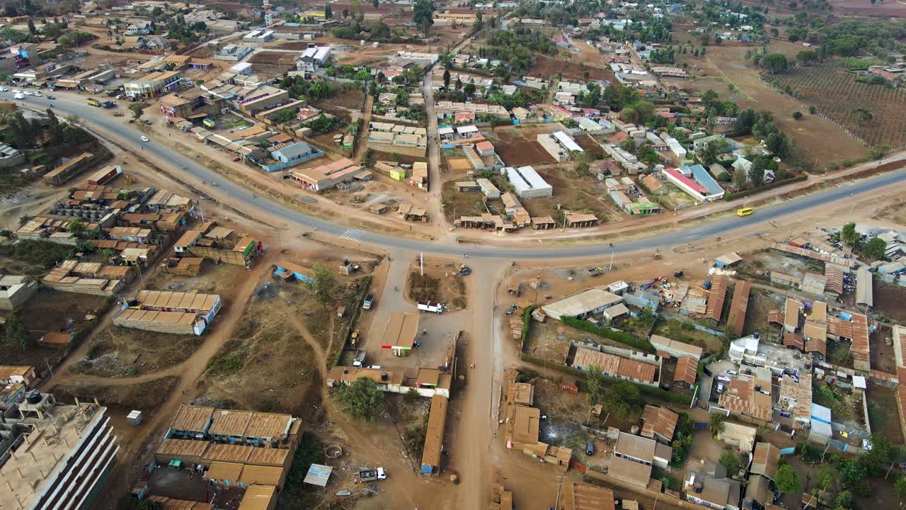 Vista aerea con drone di un insediamento rurale in Kenya