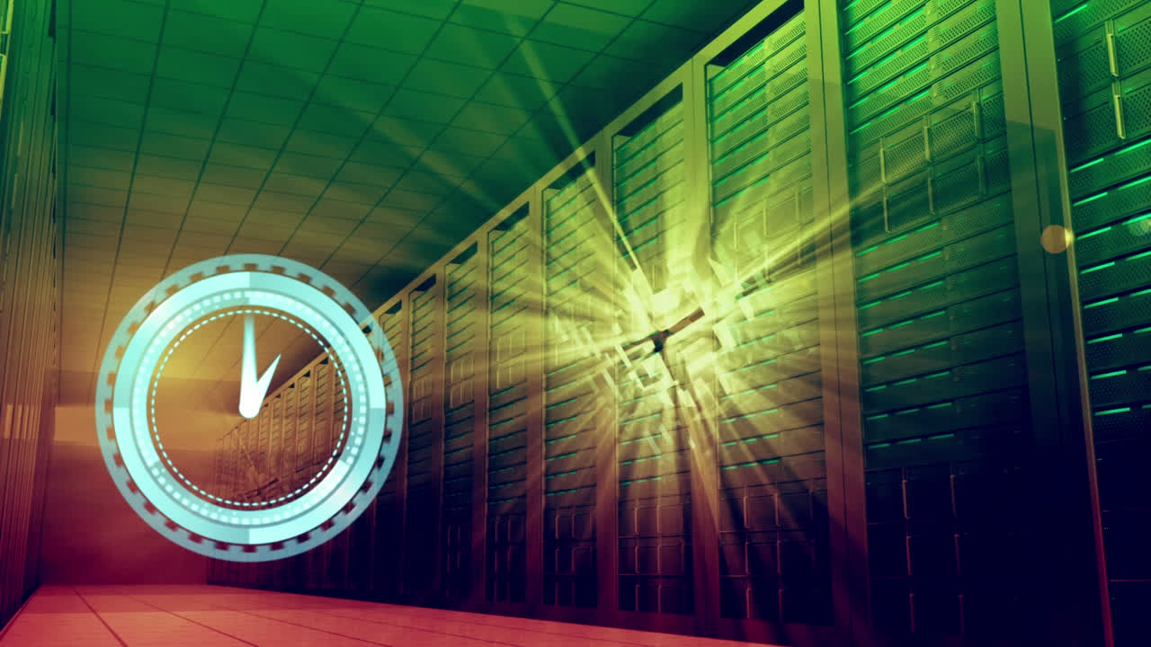 animación de cubo giratorio y reloj sobre la sala del servidor