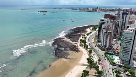 Avenida-De-La-Costa-En-Fortaleza-En-Ceara-Brasil