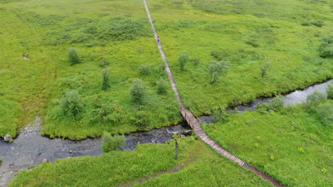 Las-Pintorescas-Montañas-De-Sayansk-Esperan-A-Los-Turistas-Aventureros.