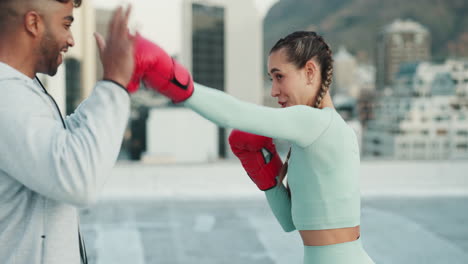 mujer, boxeo y entrenamiento de entrenadores