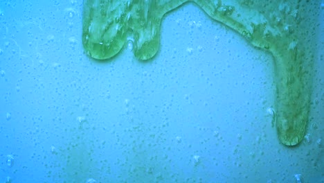 la textura de los cosméticos de gel de ducha. foco selectivo.
