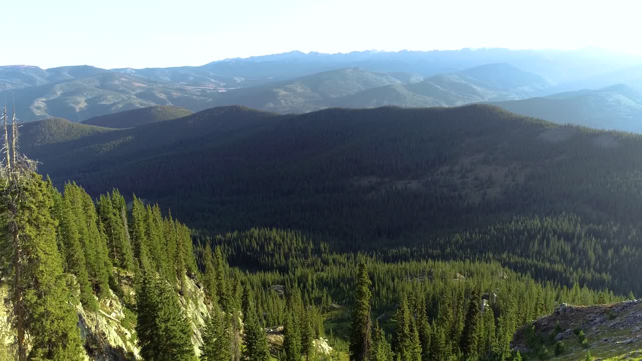 el desierto de sartén es realmente un lugar hermoso temprano en la mañana, como lo revela esta toma aérea.