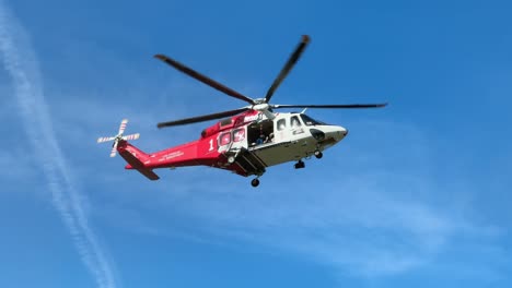 4K-60fps-of-Rescue-Helicopter-at-Runyon-Canyon,-Hollywood-Hills,-Los-Angeles,-California-on-Jan-27,-2024