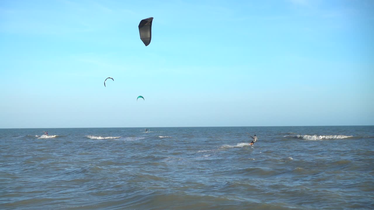Kitesurf. Em câmera lenta
