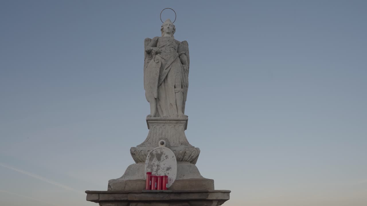 Angel statue under blue sky