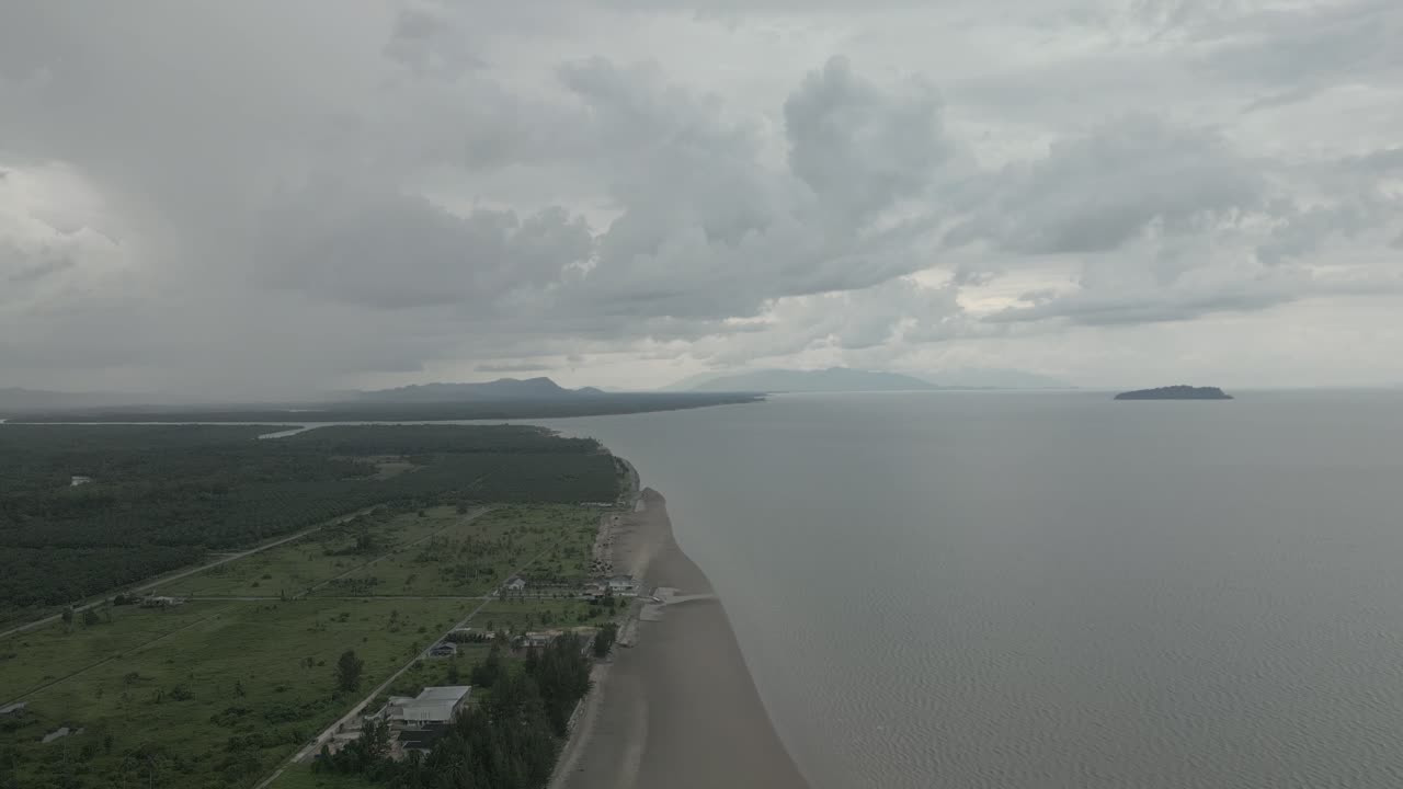 드론 뷰 테르블 백색 모래 해변과 깨한 환경