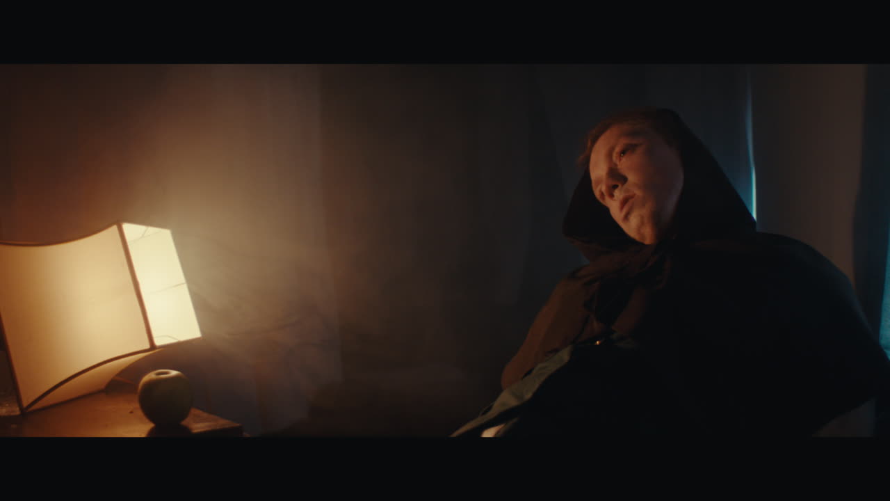 A  dead man inside the gypsy circus cart