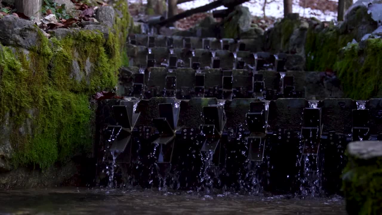 molino de agua en la naturaleza en eslovenia