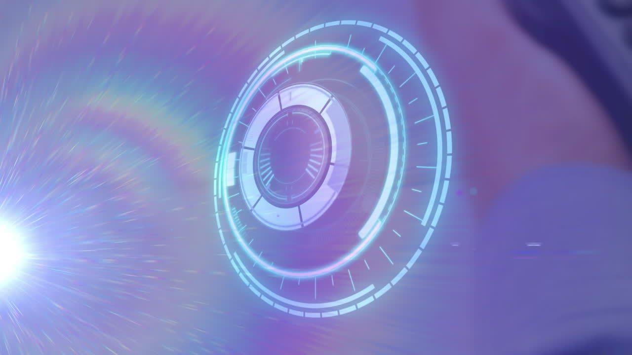 흐릿한 배경에서 빛의 흔적 위에 회전하는 안전 잠금의 애니메이션