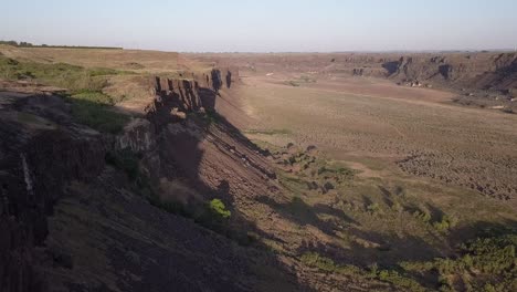 aerial view: rugged, arid landscape scoured by ice age flood erosion