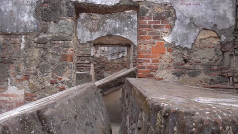 Panning-shot-of-colonial-ruins