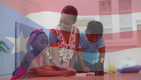 Animación-De-La-Bandera-Puertorriqueña-Sobre-Una-Familia-Estudiando-Junta-En-La-Mesa-De-La-Cocina