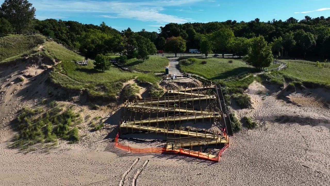 Pushing in from level angle to show the active site.