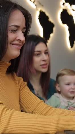vertical video, travel agent helps you choose a holiday tour at a travel agency