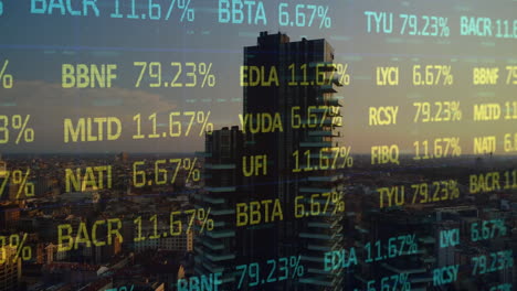 animación del procesamiento de datos financieros sobre el paisaje urbano