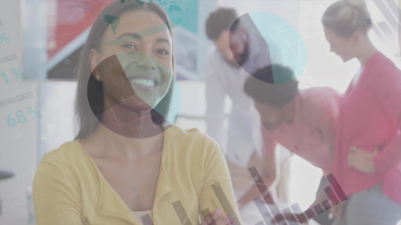 사무실에서 일하는 다양한 비즈니스 사람들에 대한 금융 데이터 처리의 애니메이션