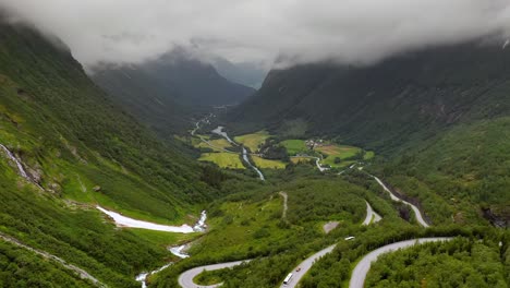 Imágenes-Aéreas-Hermosa-Naturaleza-Noruega.