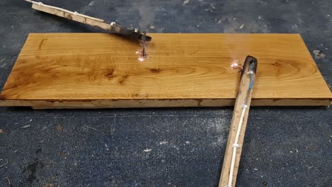 fractal quema madera de roble para hacer arte moderno con resina epoxi