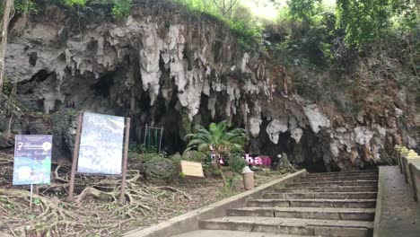 Shot-of-the-front-of-Tabuhan-Cave-in-Pacitan,-East-Java,-Indonesia