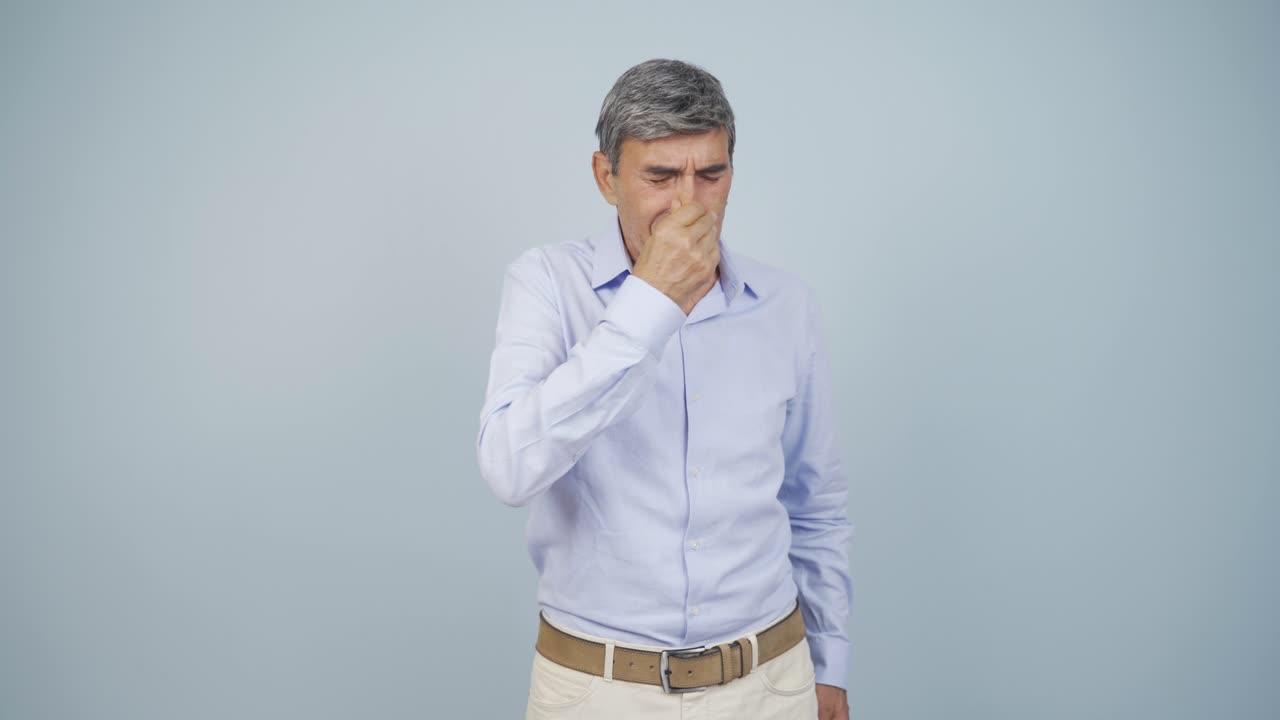 The sneezing old man. Patient.