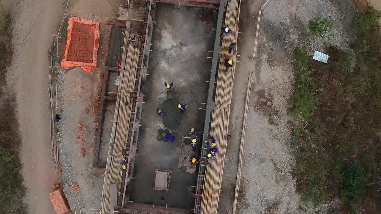 vista aérea de un sitio de construcción en las zonas rurales de nepal