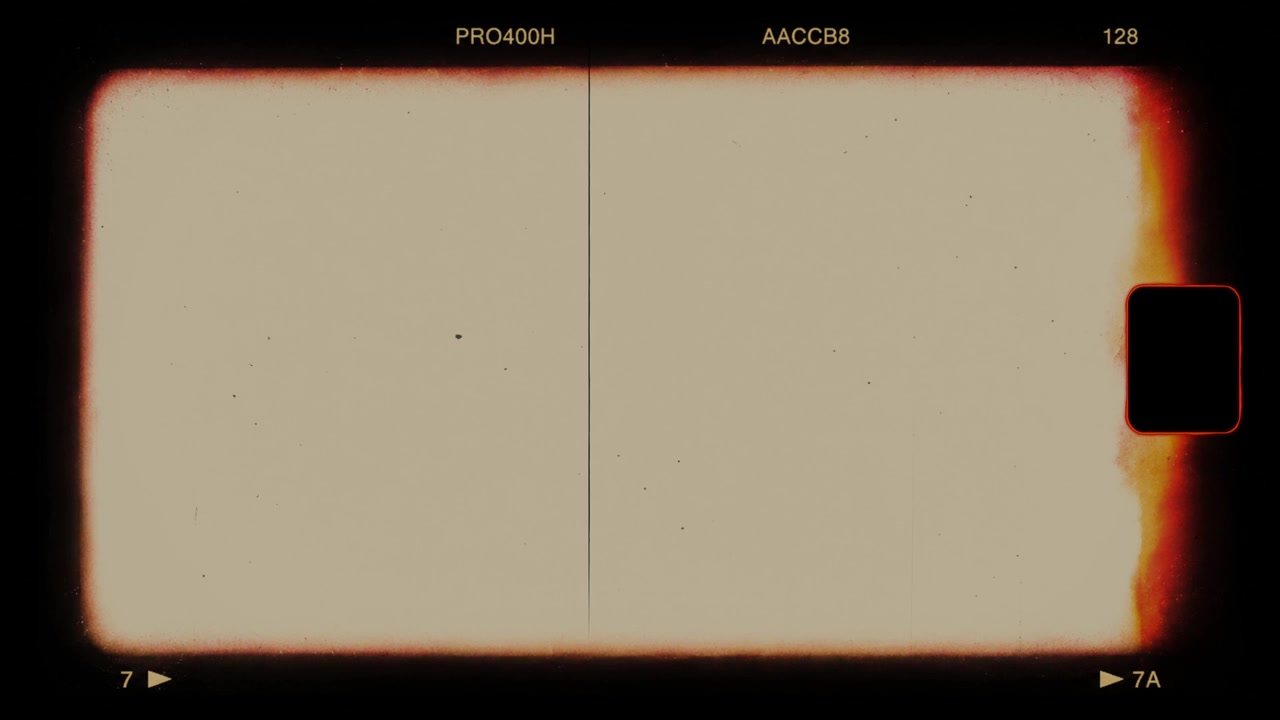 Vintage 35mm Filmframe Overlay met Stof en Krassen