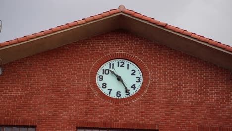 Walls-Unit-Death-Row-Huntsville-Texas-Exterior-of-Prison-Entrance-and-jail-establishing-shot-of-Clock-close-up