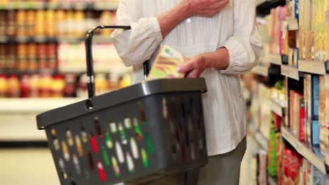 Senior-woman-shopping-in-grocery-store