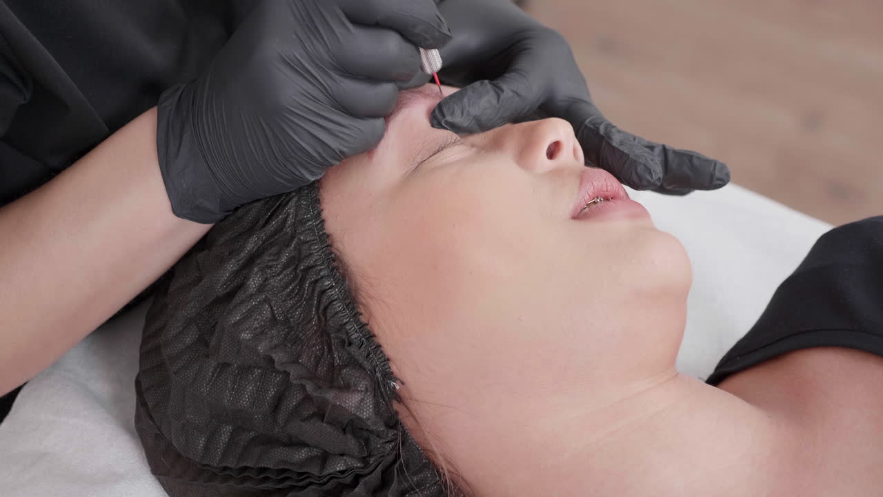 Microblading procedure for eyebrow enhancement