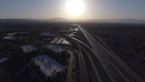 las vegas, nevada carretera hermoso paisaje 4k toma aérea de drones