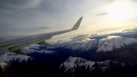 Timelapse-De-Vista-De-Ventana-De-Vuelo-De-Nueva-Zelanda-A-Australia-Durante-La-Puesta-De-Sol