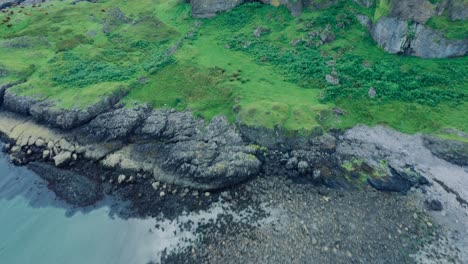 Revelación-Rápida-Del-Castillo-En-La-Isla-De-Kerrera,-Drone-Oban