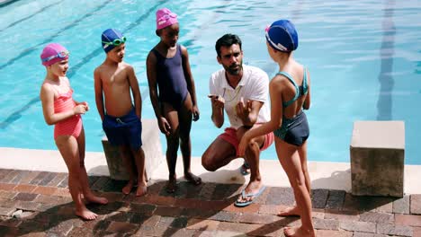 male trainer training his students